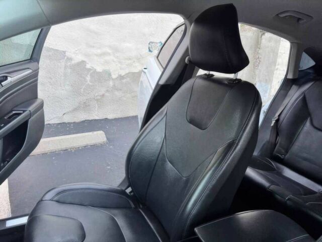 Білий Форд Фьюжен, об'ємом двигуна 2 л та пробігом 123 тис. км за 8000 $, фото 9 на Automoto.ua