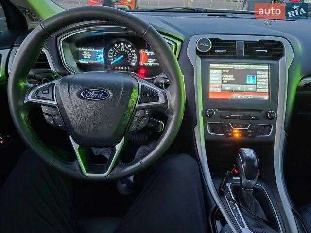Білий Форд Фьюжен, об'ємом двигуна 2 л та пробігом 150 тис. км за 12500 $, фото 29 на Automoto.ua