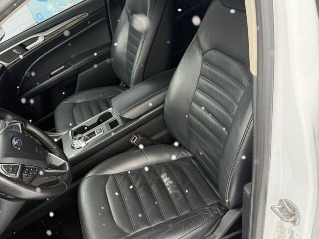 Білий Форд Фьюжен, об'ємом двигуна 2 л та пробігом 116 тис. км за 11500 $, фото 7 на Automoto.ua