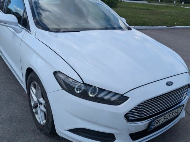 Білий Форд Фьюжен, об'ємом двигуна 2.5 л та пробігом 195 тис. км за 8400 $, фото 1 на Automoto.ua