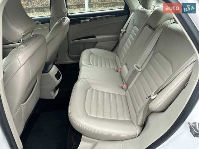 Белый Форд Фьюжн, объемом двигателя 2 л и пробегом 260 тыс. км за 13400 $, фото 24 на Automoto.ua
