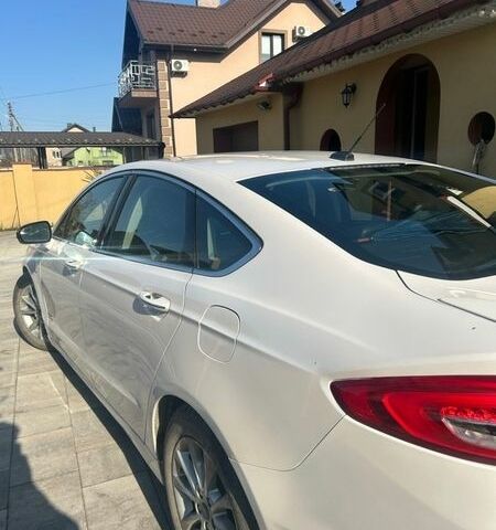 Білий Форд Фьюжен, об'ємом двигуна 2 л та пробігом 133 тис. км за 14899 $, фото 1 на Automoto.ua