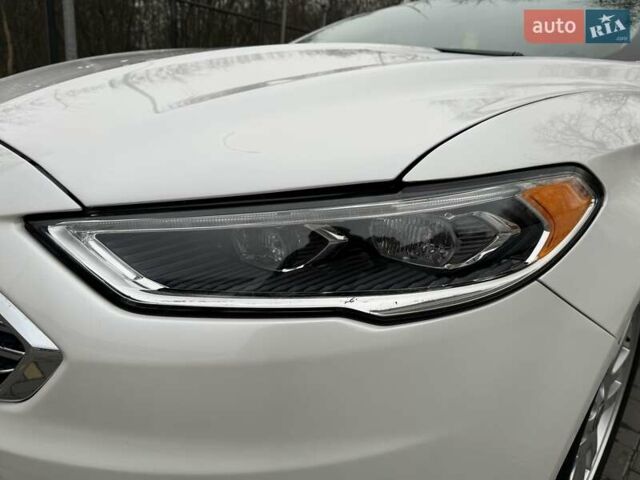 Белый Форд Фьюжн, объемом двигателя 2 л и пробегом 260 тыс. км за 13400 $, фото 31 на Automoto.ua