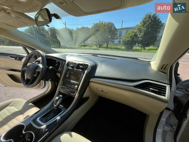 Белый Форд Фьюжн, объемом двигателя 2.5 л и пробегом 42 тыс. км за 12999 $, фото 19 на Automoto.ua