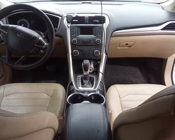 Білий Форд Фьюжен, об'ємом двигуна 2.5 л та пробігом 230 тис. км за 10300 $, фото 2 на Automoto.ua