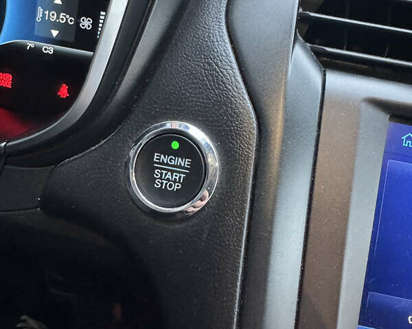 Білий Форд Фьюжен, об'ємом двигуна 2 л та пробігом 236 тис. км за 12999 $, фото 14 на Automoto.ua