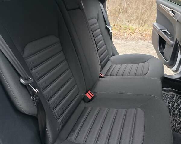 Білий Форд Фьюжен, об'ємом двигуна 2.49 л та пробігом 65 тис. км за 15500 $, фото 17 на Automoto.ua