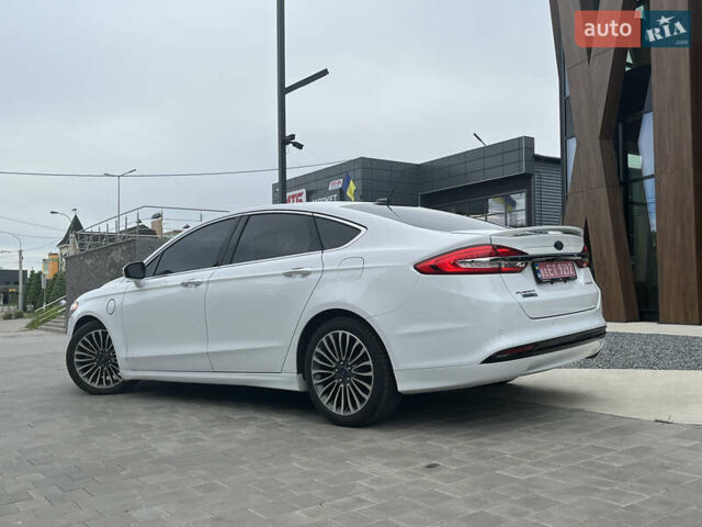 Белый Форд Фьюжн, объемом двигателя 2 л и пробегом 174 тыс. км за 15000 $, фото 10 на Automoto.ua