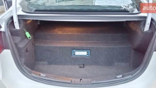 Белый Форд Фьюжн, объемом двигателя 2.5 л и пробегом 176 тыс. км за 13920 $, фото 15 на Automoto.ua