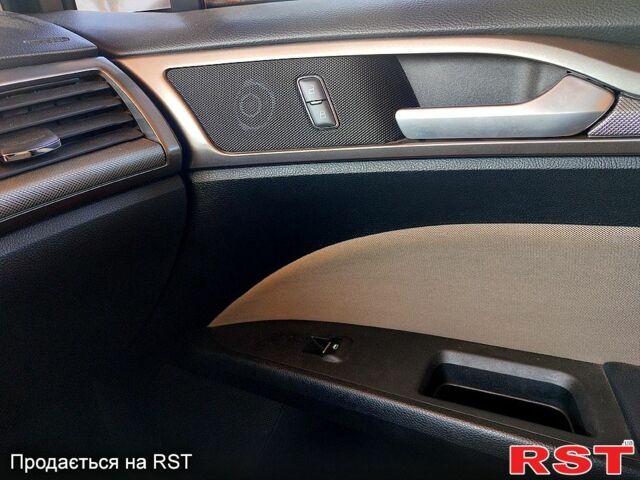 Форд Фьюжн 2016 в Киеве на Automoto.ua Белый Форд Фьюжн, объемом двигателя 2 л и пробегом 172 тыс. км за 13200 $, фото 10 на Automoto.ua