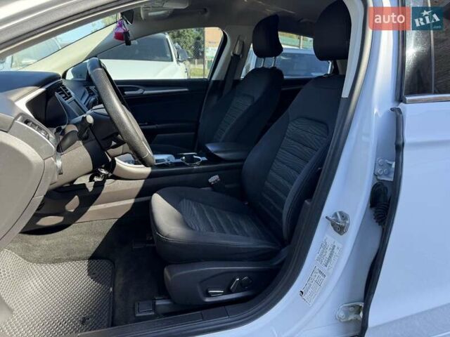 Белый Форд Фьюжн, объемом двигателя 2.49 л и пробегом 250 тыс. км за 8800 $, фото 17 на Automoto.ua
