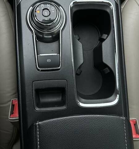 Білий Форд Фьюжен, об'ємом двигуна 2 л та пробігом 126 тис. км за 12000 $, фото 22 на Automoto.ua