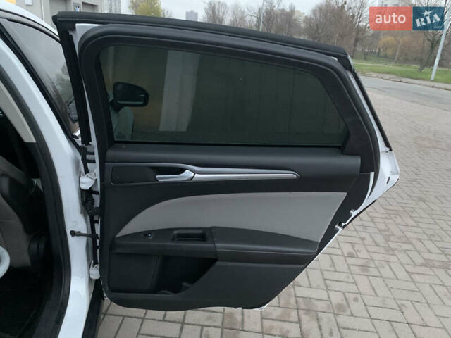 Белый Форд Фьюжн, объемом двигателя 2.5 л и пробегом 160 тыс. км за 10200 $, фото 11 на Automoto.ua