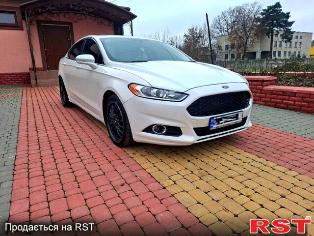 Білий Форд Фьюжен, об'ємом двигуна 1.5 л та пробігом 160 тис. км за 12000 $, фото 2 на Automoto.ua