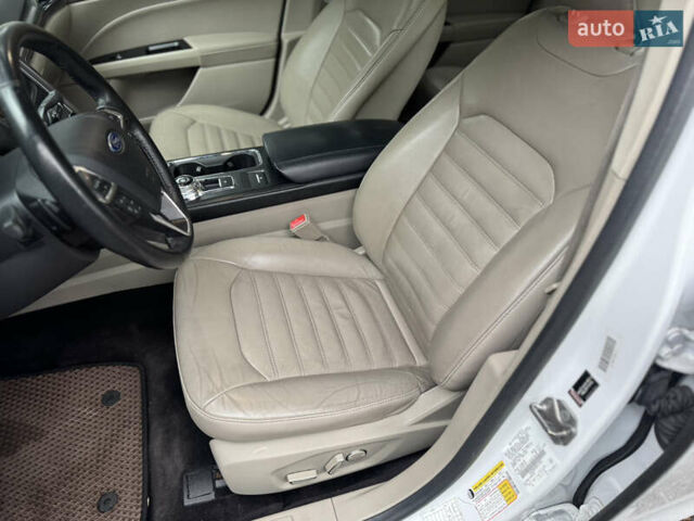 Білий Форд Фьюжен, об'ємом двигуна 1.5 л та пробігом 200 тис. км за 8500 $, фото 5 на Automoto.ua