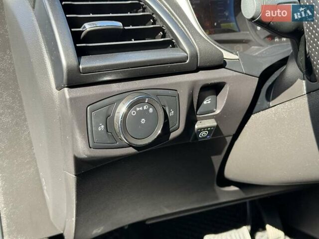 Белый Форд Фьюжн, объемом двигателя 2.49 л и пробегом 250 тыс. км за 8800 $, фото 13 на Automoto.ua