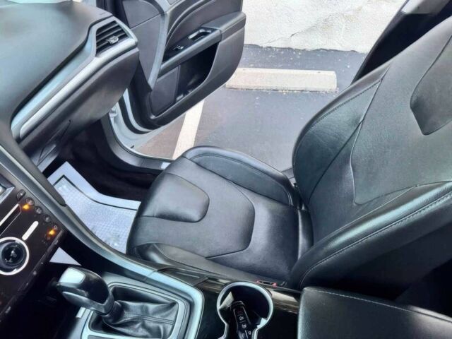 Білий Форд Фьюжен, об'ємом двигуна 2 л та пробігом 123 тис. км за 8000 $, фото 8 на Automoto.ua