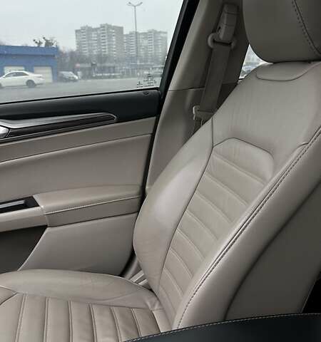 Білий Форд Фьюжен, об'ємом двигуна 2 л та пробігом 126 тис. км за 12000 $, фото 16 на Automoto.ua