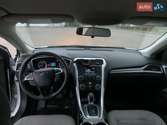 Белый Форд Фьюжн, объемом двигателя 2.5 л и пробегом 160 тыс. км за 10200 $, фото 8 на Automoto.ua