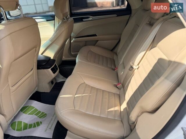 Білий Форд Фьюжен, об'ємом двигуна 2.49 л та пробігом 230 тис. км за 8800 $, фото 22 на Automoto.ua