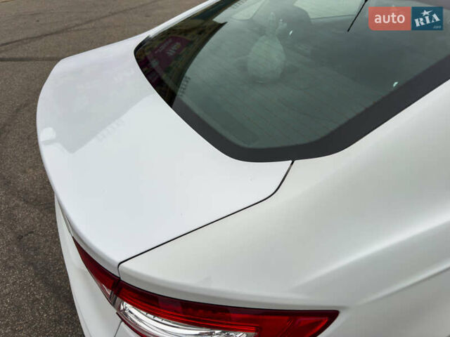 Белый Форд Фьюжн, объемом двигателя 2 л и пробегом 194 тыс. км за 13500 $, фото 13 на Automoto.ua