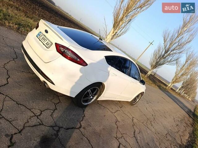 Белый Форд Фьюжн, объемом двигателя 1.5 л и пробегом 182 тыс. км за 9800 $, фото 4 на Automoto.ua