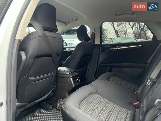 Білий Форд Фьюжен, об'ємом двигуна 2.49 л та пробігом 151 тис. км за 11200 $, фото 24 на Automoto.ua