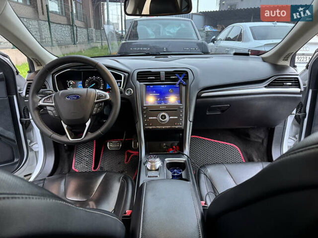 Білий Форд Фьюжен, об'ємом двигуна 2 л та пробігом 236 тис. км за 12999 $, фото 11 на Automoto.ua