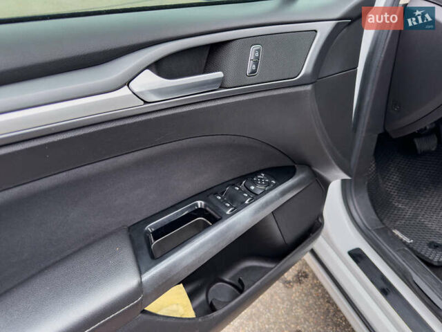 Белый Форд Фьюжн, объемом двигателя 2 л и пробегом 194 тыс. км за 13500 $, фото 21 на Automoto.ua