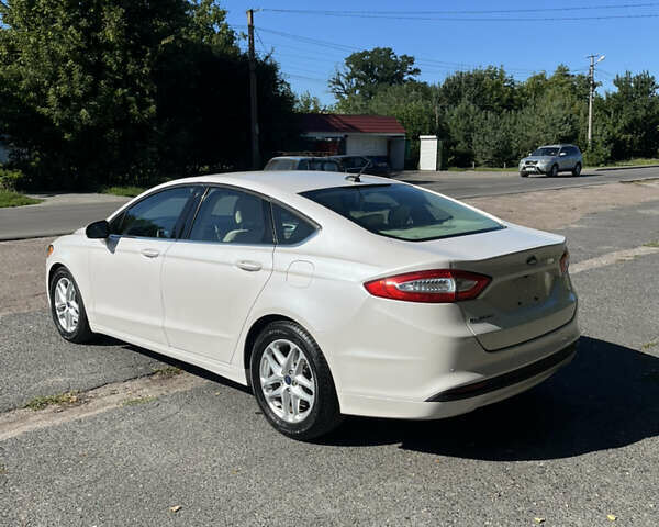 Белый Форд Фьюжн, объемом двигателя 2.5 л и пробегом 42 тыс. км за 12999 $, фото 3 на Automoto.ua