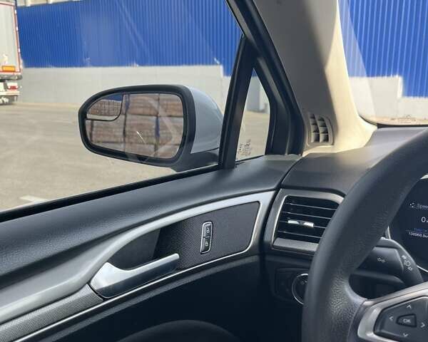 Белый Форд Фьюжн, объемом двигателя 2.49 л и пробегом 153 тыс. км за 11200 $, фото 14 на Automoto.ua