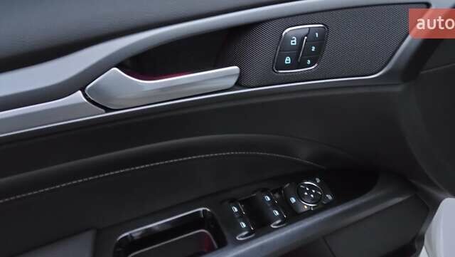 Белый Форд Фьюжн, объемом двигателя 2.5 л и пробегом 176 тыс. км за 13920 $, фото 12 на Automoto.ua