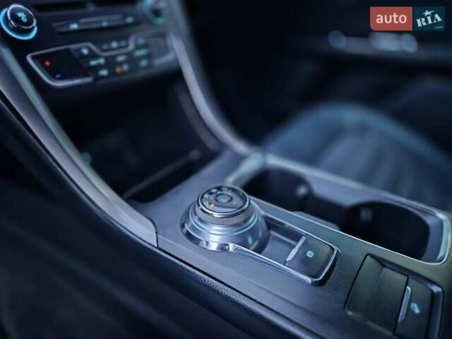 Белый Форд Фьюжн, объемом двигателя 2.49 л и пробегом 204 тыс. км за 12999 $, фото 20 на Automoto.ua