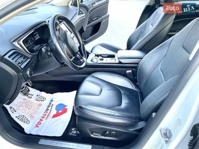 Белый Форд Фьюжн, объемом двигателя 2 л и пробегом 153 тыс. км за 13399 $, фото 69 на Automoto.ua