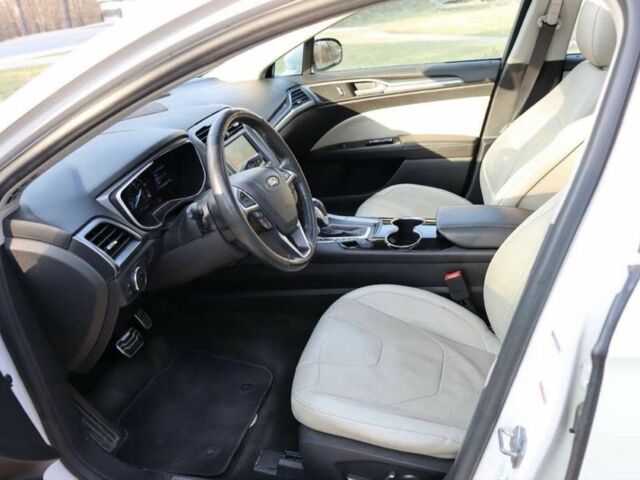 Білий Форд Фьюжен, об'ємом двигуна 0 л та пробігом 155 тис. км за 8100 $, фото 5 на Automoto.ua