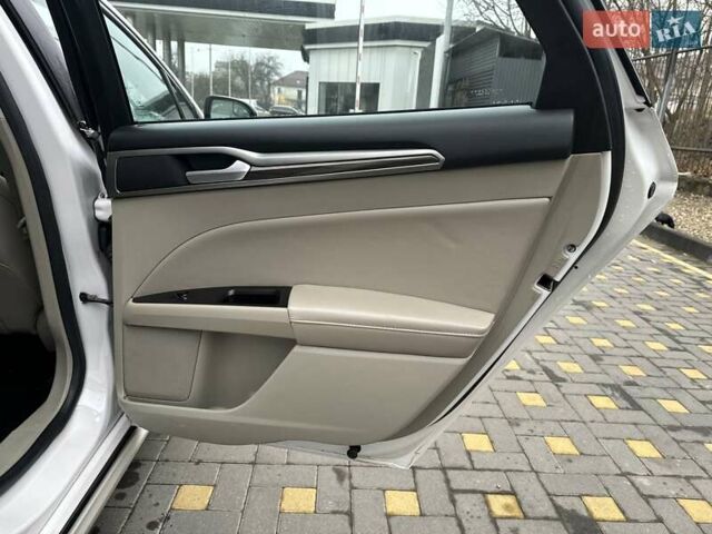 Белый Форд Фьюжн, объемом двигателя 2 л и пробегом 260 тыс. км за 13400 $, фото 27 на Automoto.ua