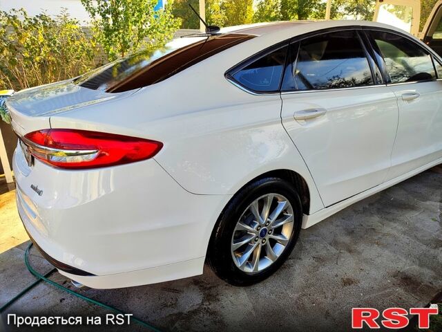 Форд Фьюжн 2016 в Киеве на Automoto.ua Белый Форд Фьюжн, объемом двигателя 2 л и пробегом 172 тыс. км за 13200 $, фото 5 на Automoto.ua