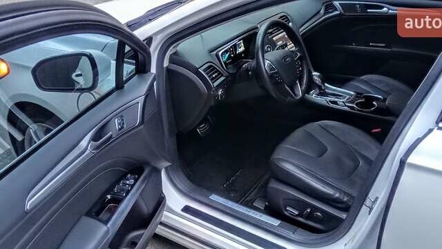 Белый Форд Фьюжн, объемом двигателя 2.5 л и пробегом 176 тыс. км за 13920 $, фото 4 на Automoto.ua