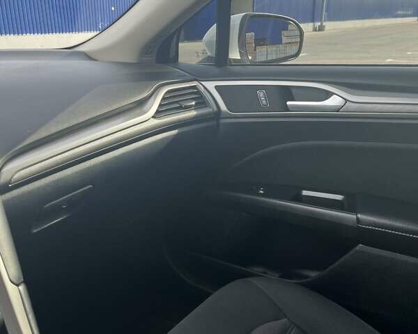 Белый Форд Фьюжн, объемом двигателя 2.49 л и пробегом 153 тыс. км за 11200 $, фото 16 на Automoto.ua