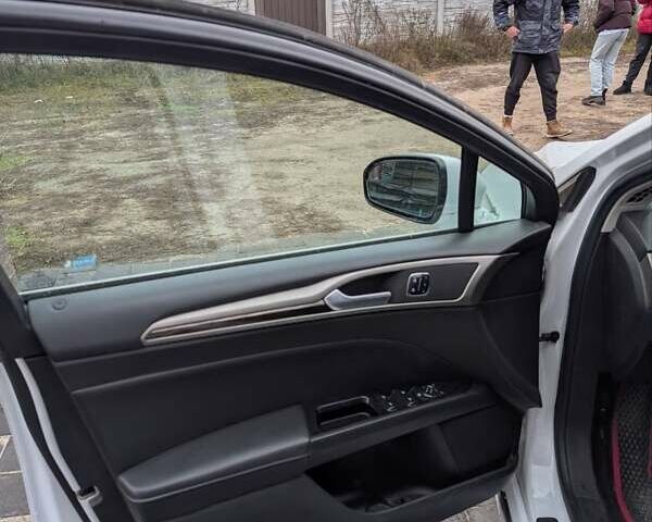 Белый Форд Фьюжн, объемом двигателя 1.5 л и пробегом 135 тыс. км за 8500 $, фото 14 на Automoto.ua