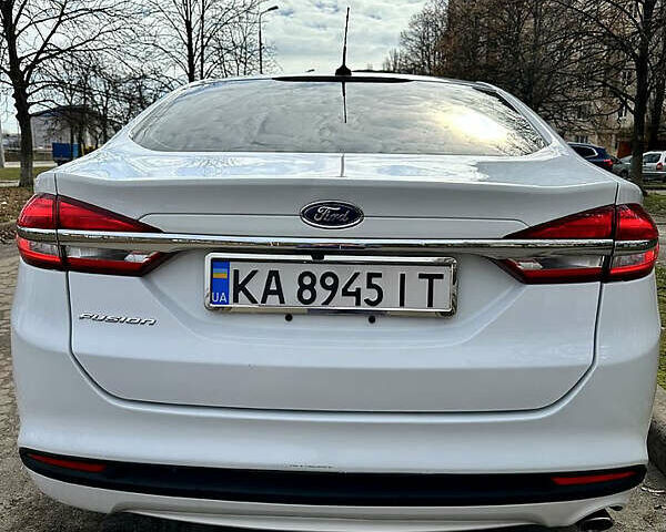 Белый Форд Фьюжн, объемом двигателя 2.49 л и пробегом 95 тыс. км за 12000 $, фото 3 на Automoto.ua