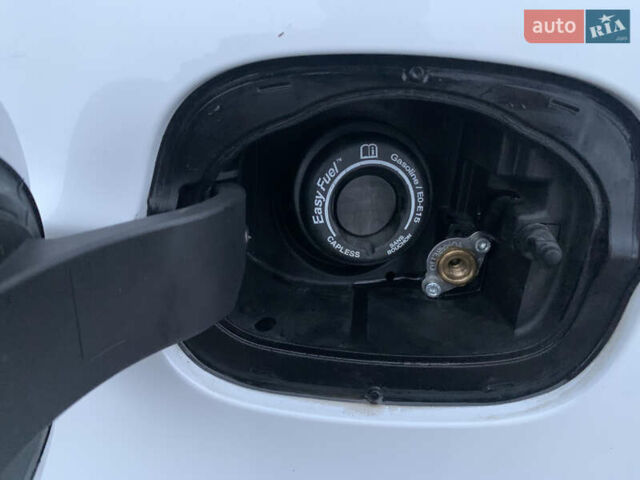 Белый Форд Фьюжн, объемом двигателя 2.5 л и пробегом 160 тыс. км за 10200 $, фото 17 на Automoto.ua