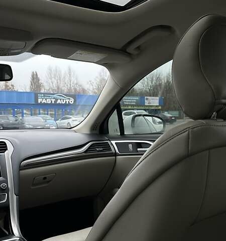 Білий Форд Фьюжен, об'ємом двигуна 2 л та пробігом 126 тис. км за 12000 $, фото 27 на Automoto.ua