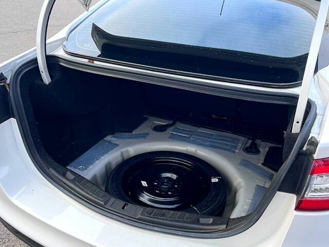 Белый Форд Фьюжн, объемом двигателя 2.5 л и пробегом 192 тыс. км за 12000 $, фото 8 на Automoto.ua