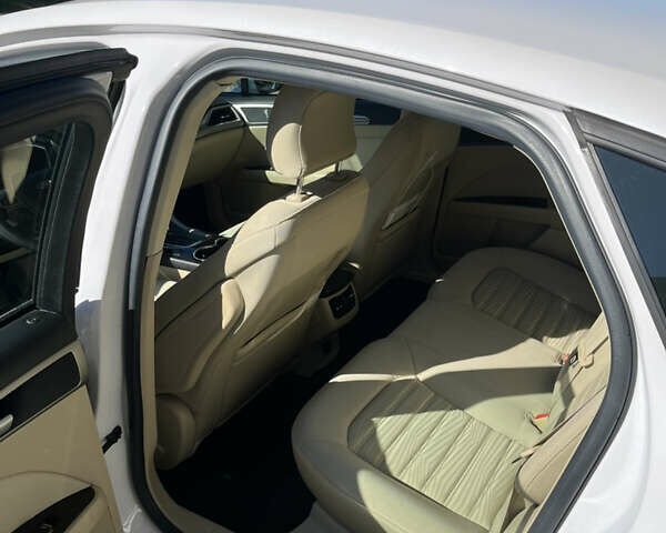 Белый Форд Фьюжн, объемом двигателя 2.5 л и пробегом 42 тыс. км за 12999 $, фото 12 на Automoto.ua