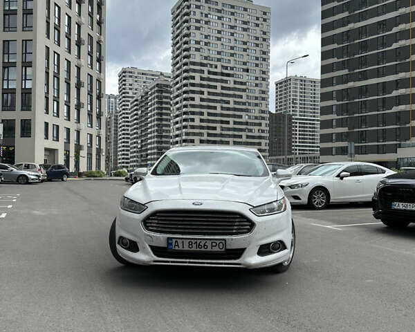 Белый Форд Фьюжн, объемом двигателя 2.49 л и пробегом 206 тыс. км за 10500 $, фото 2 на Automoto.ua