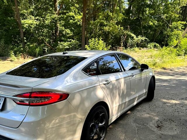 Белый Форд Фьюжн, объемом двигателя 2.5 л и пробегом 190 тыс. км за 12500 $, фото 8 на Automoto.ua