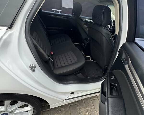 Білий Форд Фьюжен, об'ємом двигуна 2.5 л та пробігом 70 тис. км за 12500 $, фото 3 на Automoto.ua