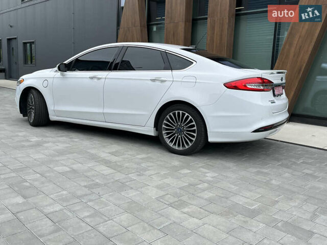 Белый Форд Фьюжн, объемом двигателя 2 л и пробегом 174 тыс. км за 15000 $, фото 15 на Automoto.ua