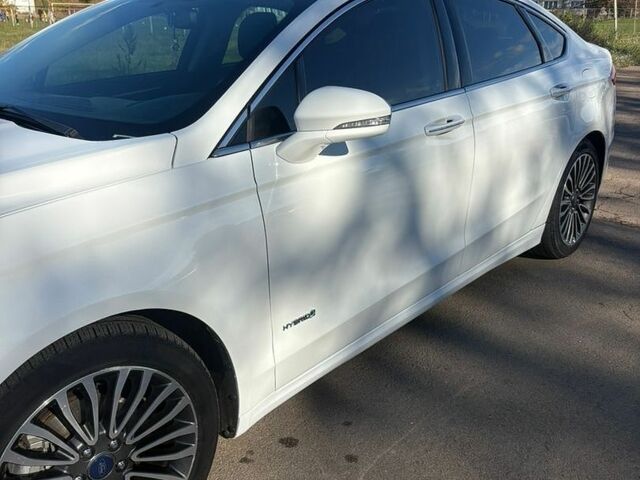 Білий Форд Фьюжен, об'ємом двигуна 2 л та пробігом 240 тис. км за 15000 $, фото 6 на Automoto.ua
